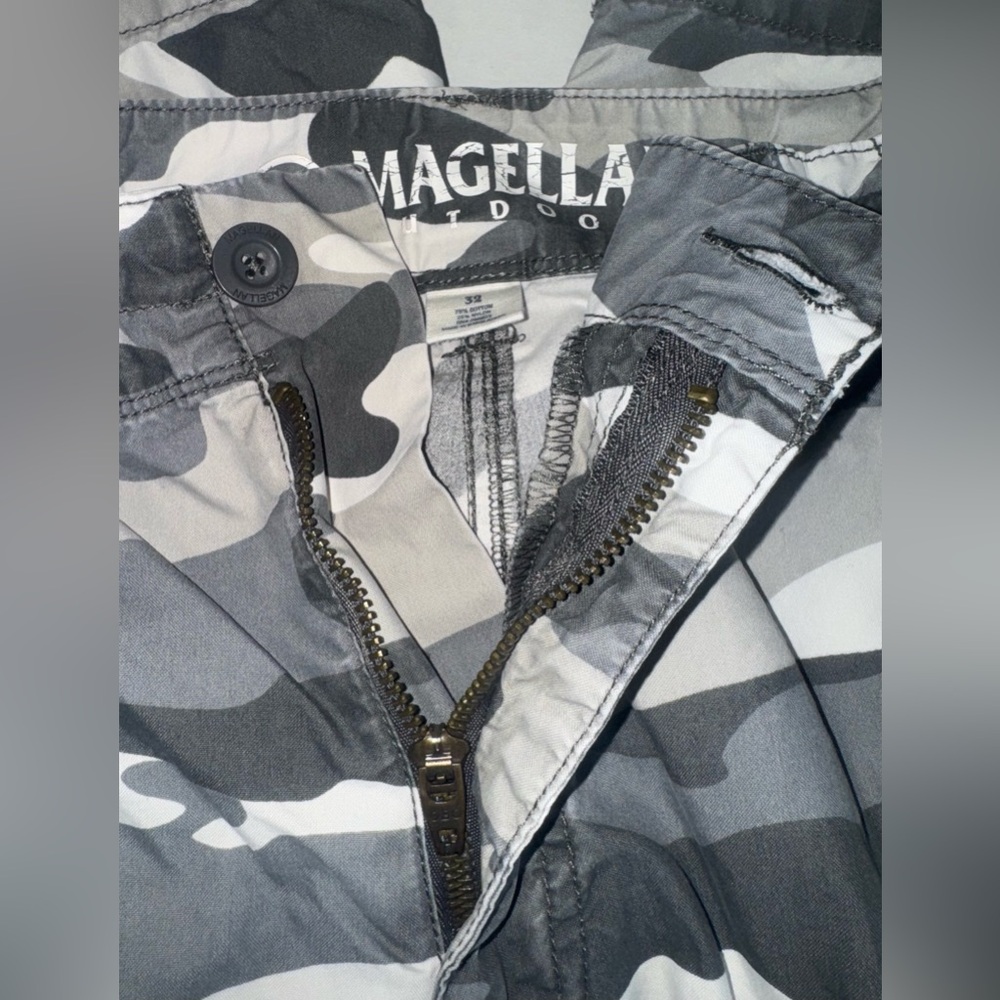 Men's Camouflage Cargo Shorts - Picture 10 of 11